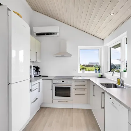 Delko - 650m From The Sea By Interhome *