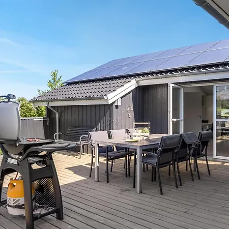 Delko - 650m From The Sea By Interhome *