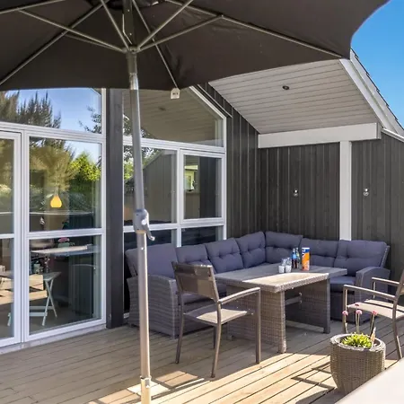 Delko - 650m From The Sea By Interhome